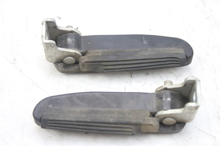 photo de PAIR OF REAR FOOTRESTS PIAGGIO FLY 4T 50 (2013 - 2017)