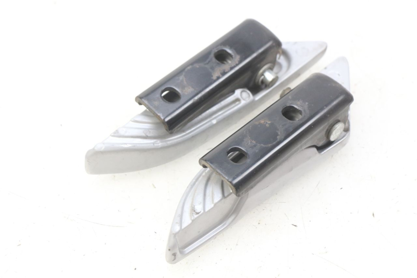 photo de PAIR OF REAR FOOTRESTS PIAGGIO LIBERTY IGET 4T 50 (2015 - 2020)