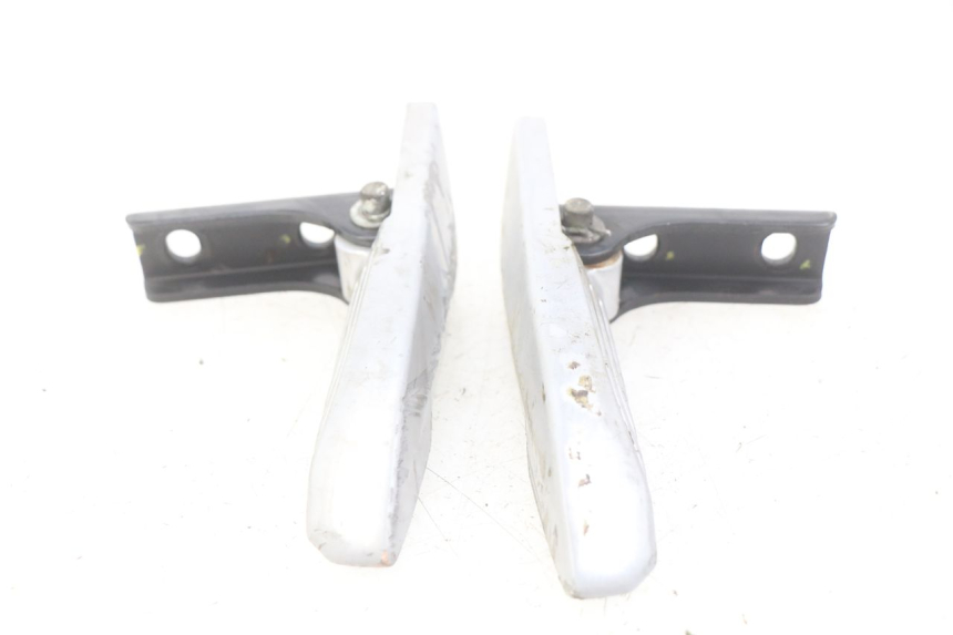 photo de PAIR OF REAR FOOTRESTS PIAGGIO LIBERTY IGET 4T 50 (2015 - 2020)