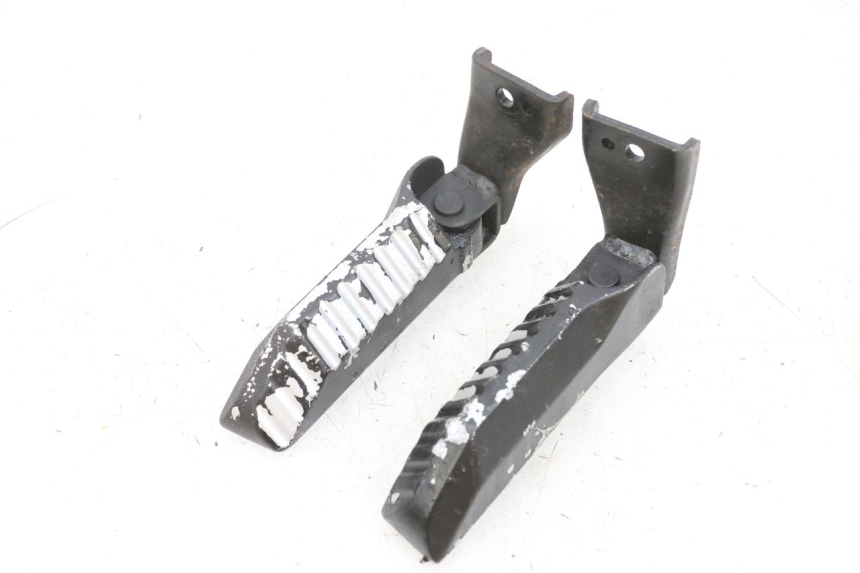 photo de PAIR REAR FOOTRESTS DAELIM S1 125 (2007 - 2016) - Main view