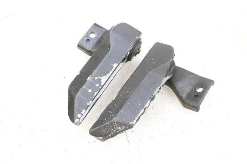 photo de PAIR REAR FOOTRESTS DAELIM S1 125 (2007 - 2016) - Component detail