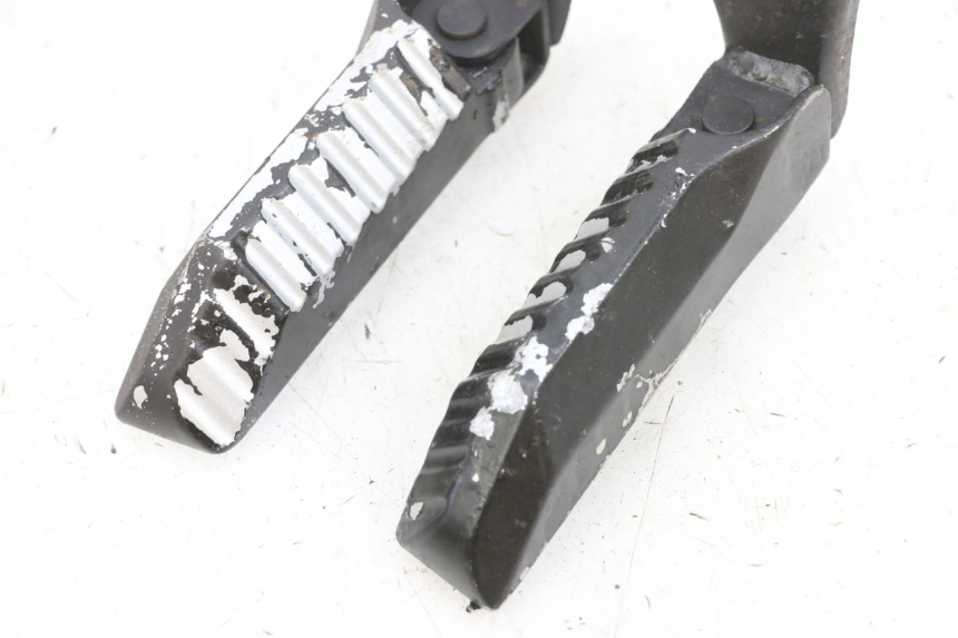 photo de PAIR REAR FOOTRESTS DAELIM S1 125 (2007 - 2016) - Product overview