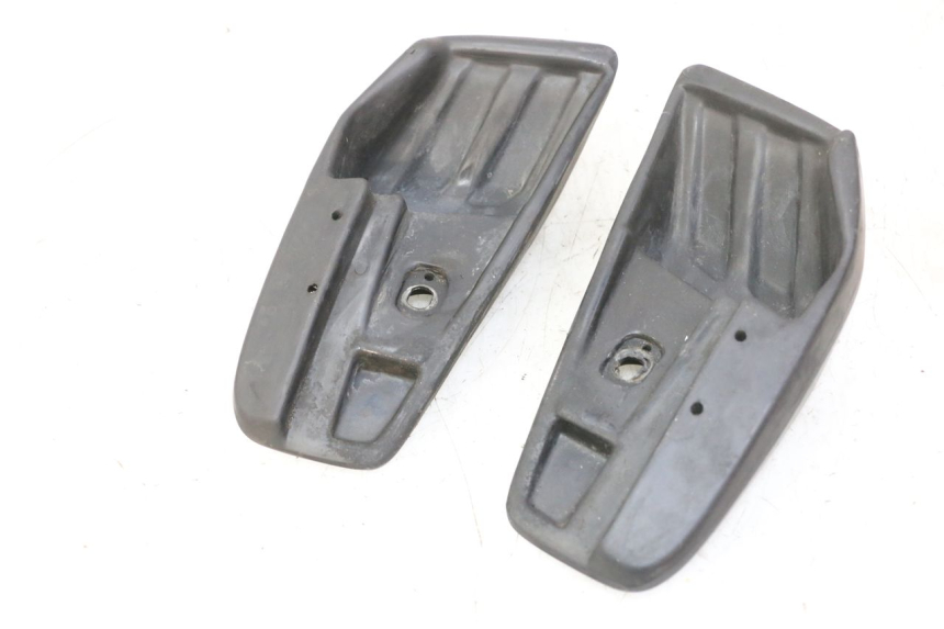 photo de PAIR OF REAR FOOTRESTS HONDA SCV LEAD 100 (2003 - 2007)