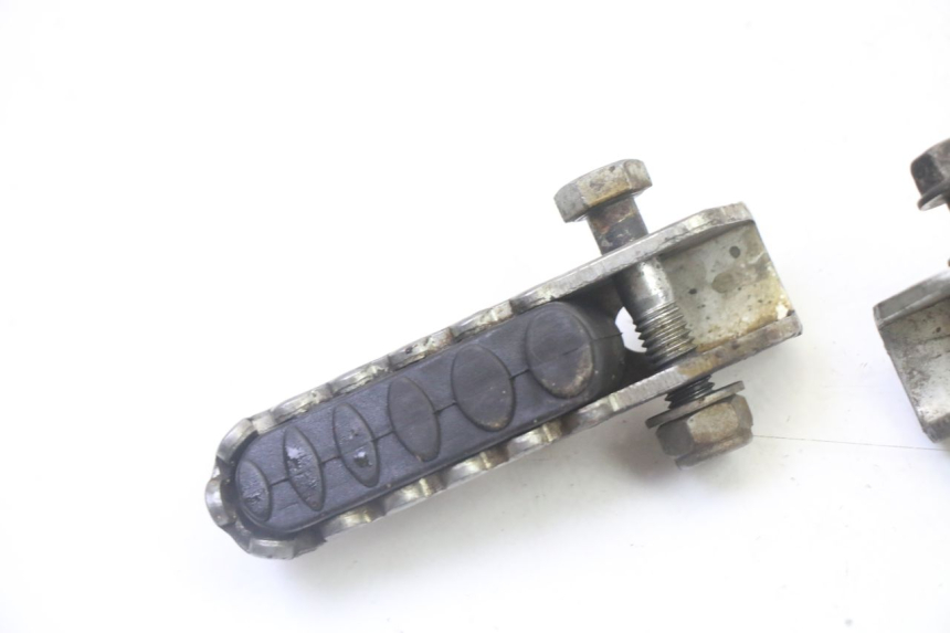 photo de PAIR REAR FOOTRESTS DERBI SENDA SM DRD 50 (2008 - 2013)