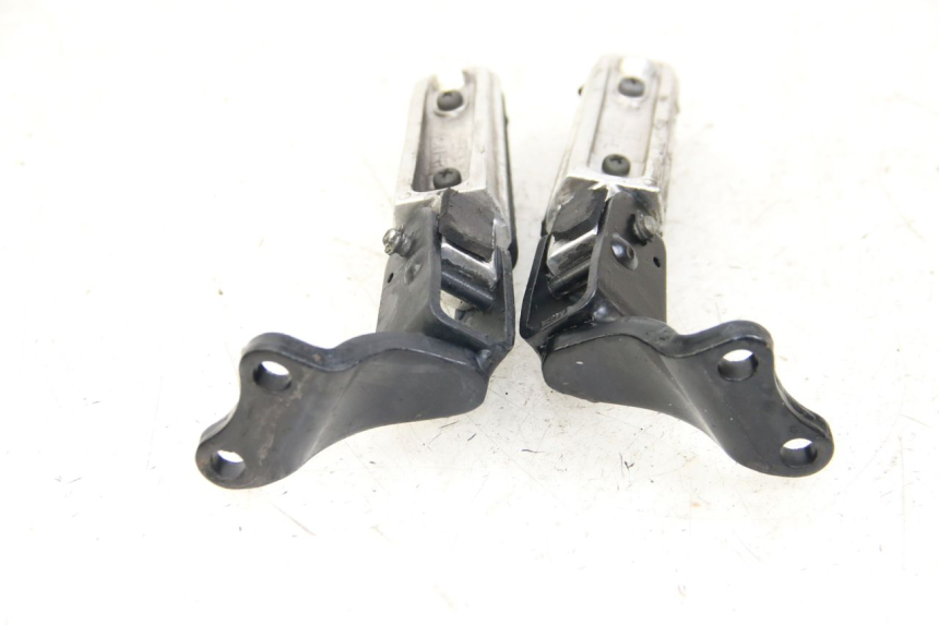 photo de PAIR REAR FOOTRESTS MBK SKYCRUISER 125 (2006 - 2009)