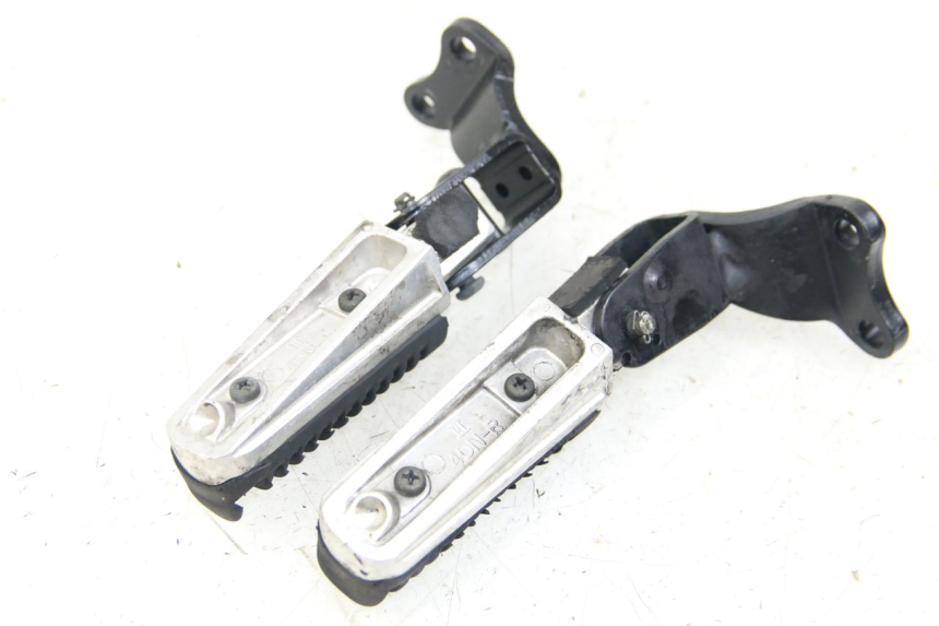 photo de PAIR REAR FOOTRESTS MBK SKYCRUISER 125 (2006 - 2009)
