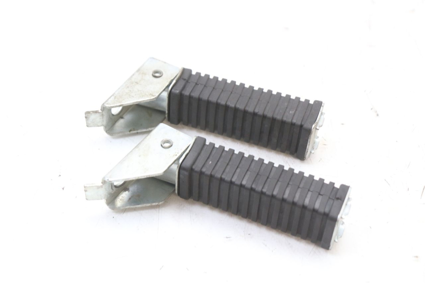 photo de PAIR REAR FOOTRESTS SKYTEAM SKYMAX PRO 125 (2012 - 2016)