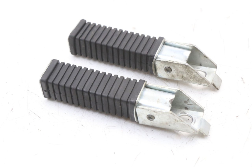 photo de PAIR REAR FOOTRESTS SKYTEAM SKYMAX PRO 125 (2012 - 2016)
