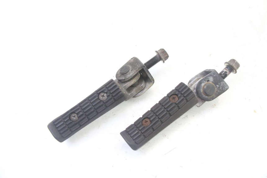 photo de REAR FOOTPEG SET TRIUMPH SPRINT 900 (1995 - 1998)