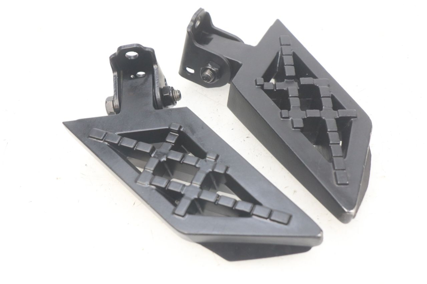 photo de PAIR REAR FOOTRESTS PEUGEOT STREETZONE 4T 50 (2018 - 2023)