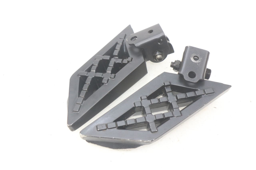 photo de PAIR REAR FOOTRESTS PEUGEOT STREETZONE 4T 50 (2018 - 2023)