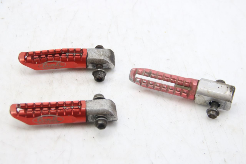 photo de PAIR OF REAR FOOTRESTS APRILIA SX 50 (2011 - 2017)