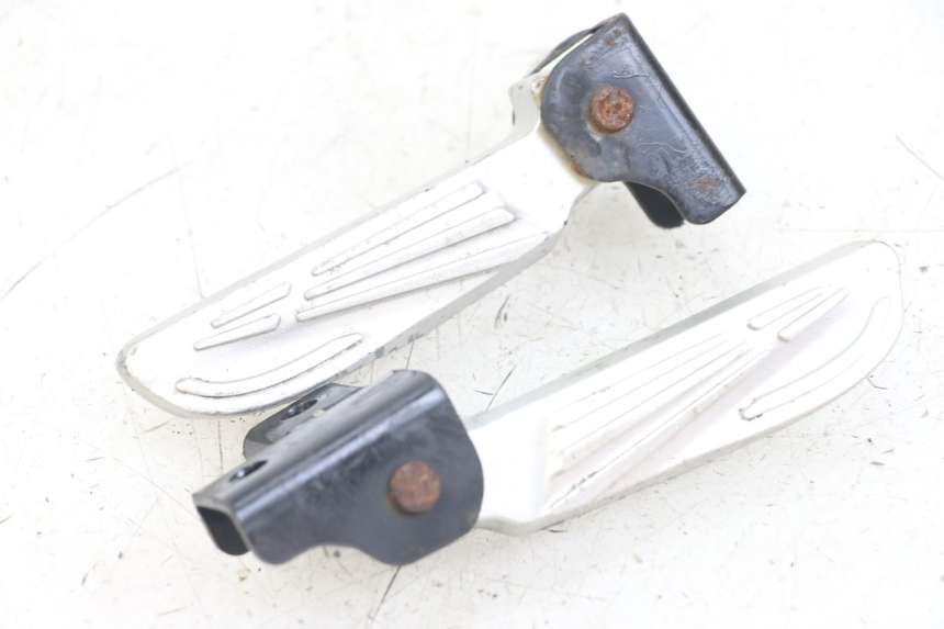 photo de PAIR OF REAR FOOTRESTS SYM FIDDLE 3 III 125 (2014 - 2020)