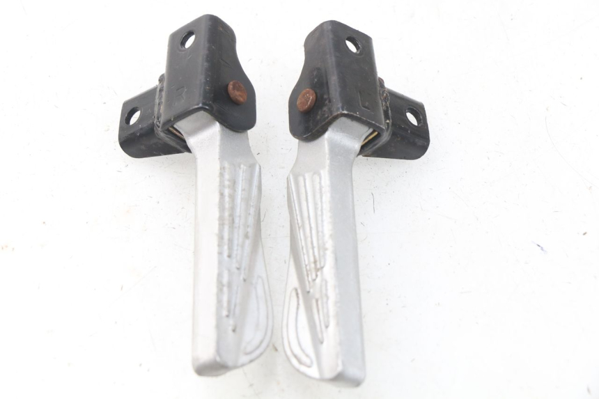 photo de PAIR REAR FOOTRESTS SYM FIDDLE 3 III 50 (2014 - 2020)
