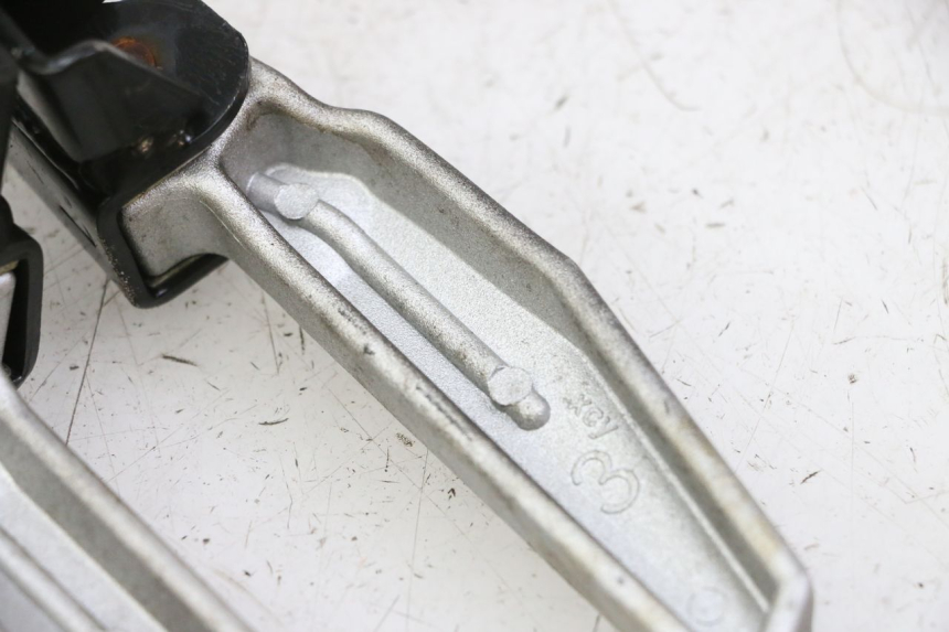 photo de PAIR REAR FOOTRESTS SYM FIDDLE 3 III 50 (2014 - 2020)