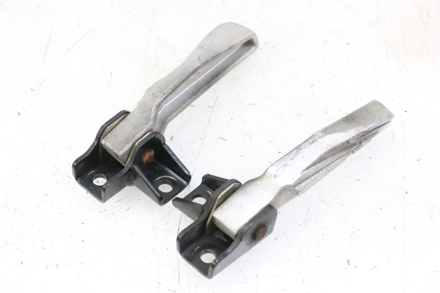 photo de PAIR REAR FOOTRESTS SYM FIDDLE 3 III 50 (2014 - 2020)