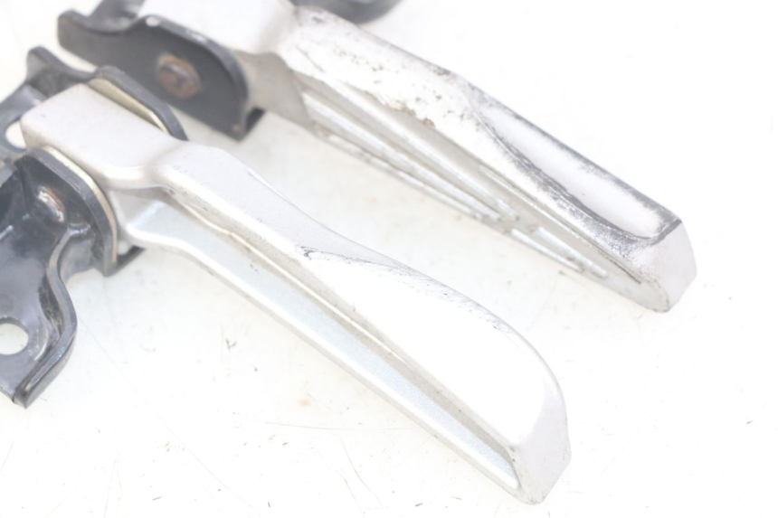 photo de PAIR OF REAR FOOTRESTS PEUGEOT TWEET 125 (2018 - 2021)