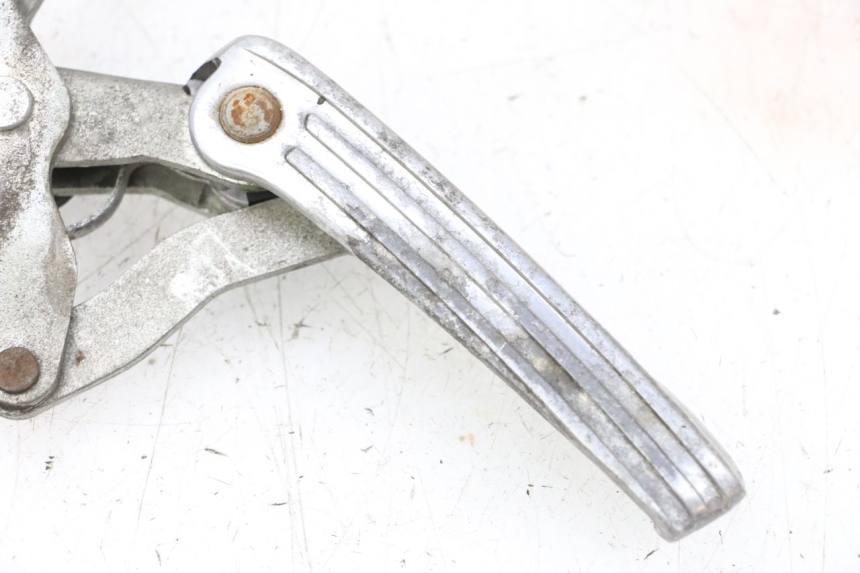 photo de PAIR REAR FOOTRESTS PIAGGIO VESPA GTS SUPER IE 125 (2009 - 2016) - Detailed visual inspection