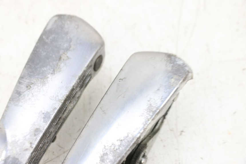 photo de PAIR REAR FOOTRESTS PIAGGIO VESPA GTS SUPER IE 125 (2009 - 2016) - Product overview