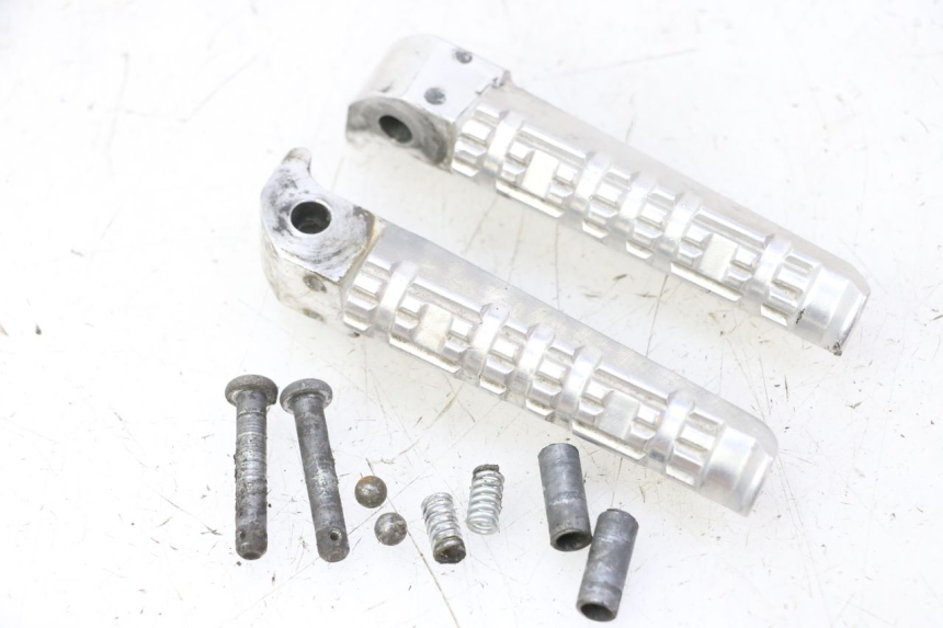 photo de PAIR OF REAR FOOTRESTS YAMAHA X-MAX XMAX 125 (2010 - 2014)