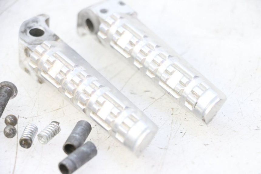 photo de PAIR OF REAR FOOTRESTS YAMAHA X-MAX XMAX 125 (2010 - 2014)