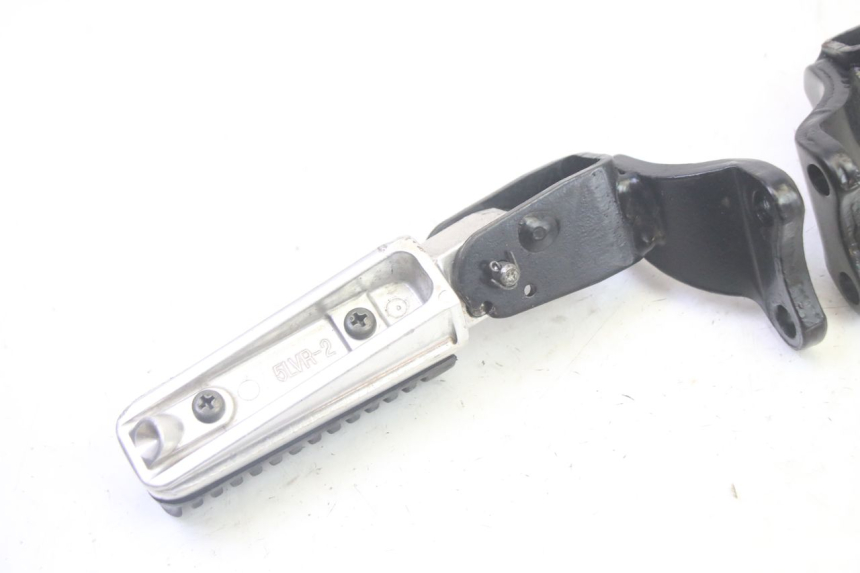 photo de PAIR OF REAR FOOTRESTS YAMAHA XMAX X-MAX 125 (2006 - 2009) - Additional view of the item