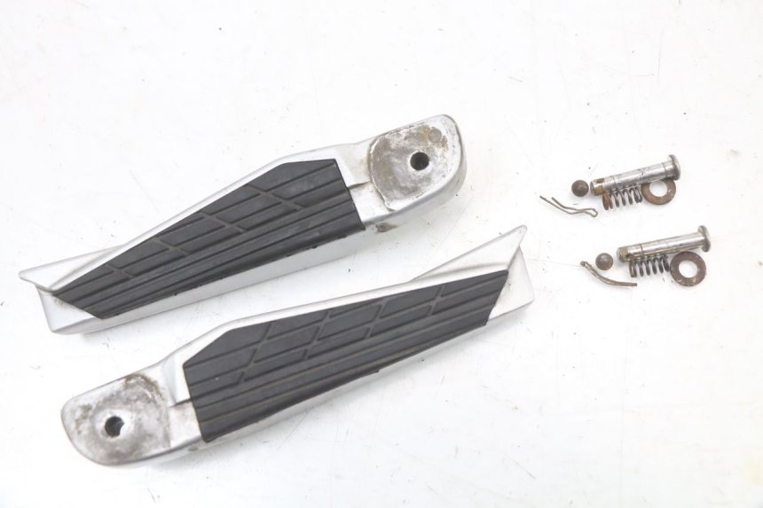 photo de PAIR REAR FOOTRESTS KYMCO XCITING 250 (2006 - 2009)