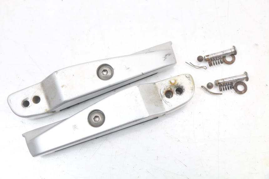 photo de PAIR REAR FOOTRESTS KYMCO XCITING 250 (2006 - 2009)