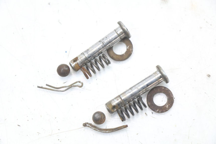 photo de PAIR REAR FOOTRESTS KYMCO XCITING 250 (2006 - 2009)