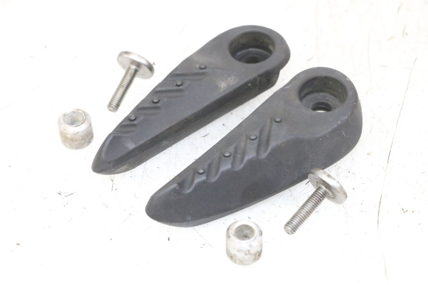 photo de PAIR OF REAR FOOTRESTS YAMAHA NEOS NEO'S 4T 50 (2008 - 2016)