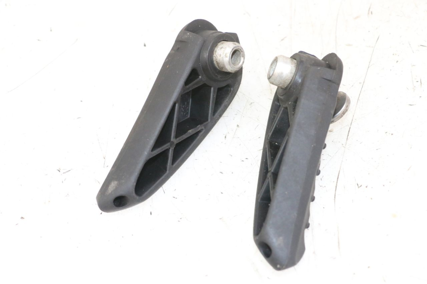 photo de PAIR OF REAR FOOTRESTS YAMAHA NEOS NEO'S 4T 50 (2008 - 2016)