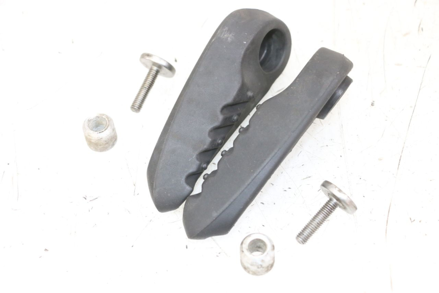 photo de PAIR OF REAR FOOTRESTS YAMAHA NEOS NEO'S 4T 50 (2008 - 2016)