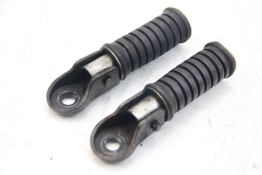 photo de PAIR OF REAR FOOTRESTS YAMAHA SR 125 (1982 - 2003)