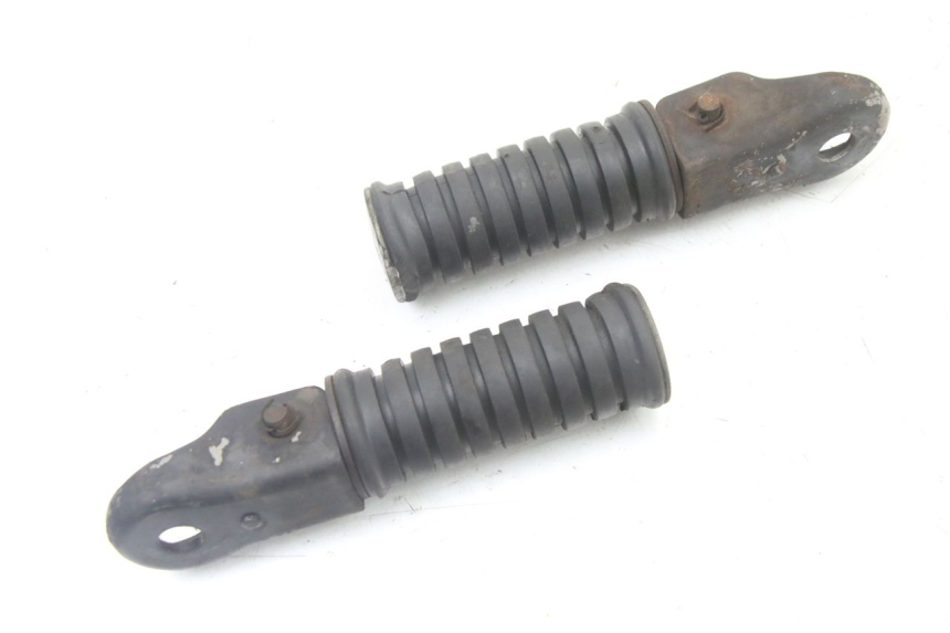 photo de PAIR OF REAR FOOTRESTS YAMAHA SR 125 (1982 - 2003)