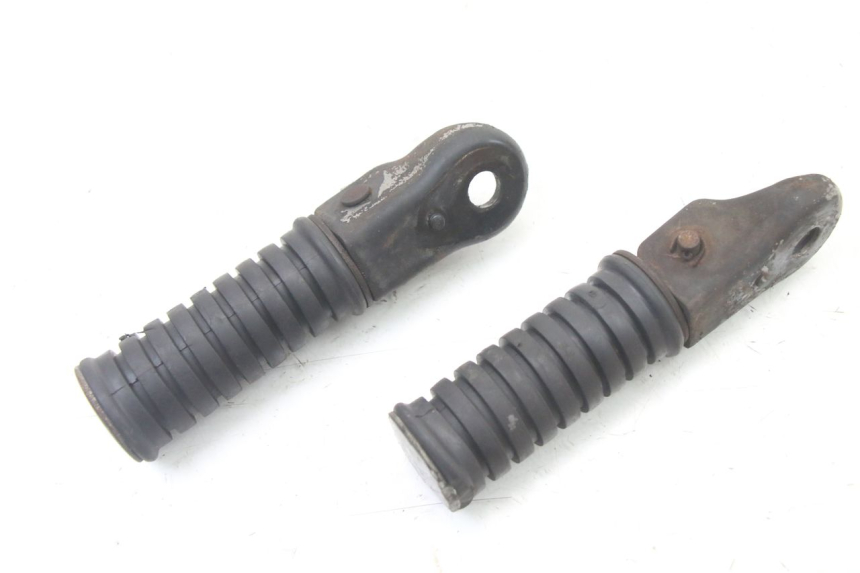 photo de PAIR OF REAR FOOTRESTS YAMAHA SR 125 (1982 - 2003)