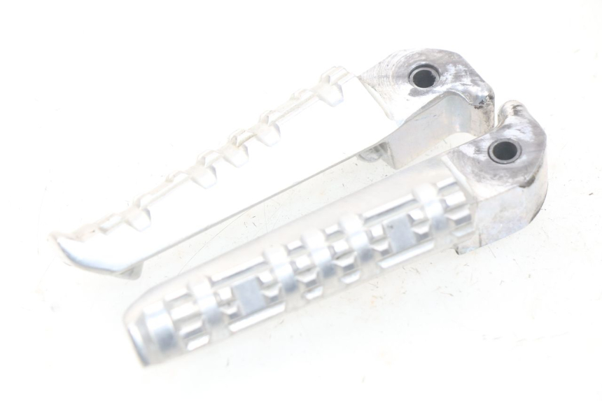 photo de PAIR REAR FOOTRESTS YAMAHA YP T-MAX TMAX 530 (2017 - 2020)