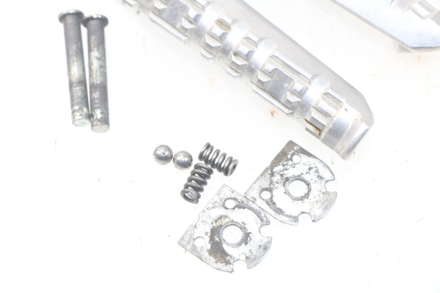 photo de PAIR REAR FOOTRESTS YAMAHA YP T-MAX TMAX 530 (2017 - 2020)