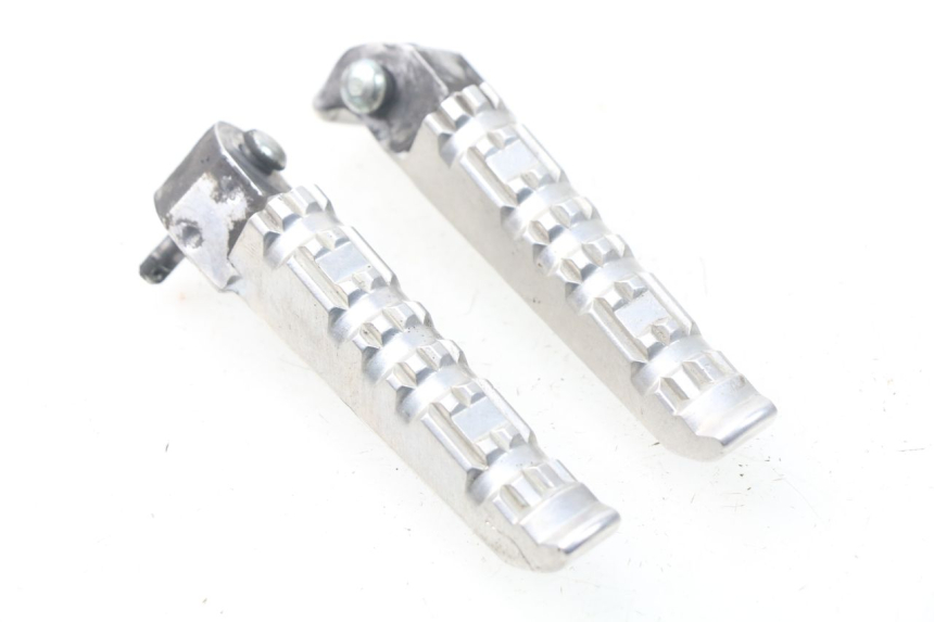 photo de PAIR REAR FOOTRESTS YAMAHA YP X-MAX XMAX 400 (2014 - 2017)