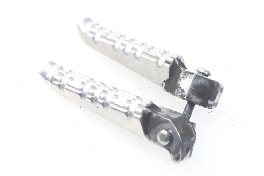 photo de PAIR REAR FOOTRESTS YAMAHA YP X-MAX XMAX 400 (2014 - 2017)