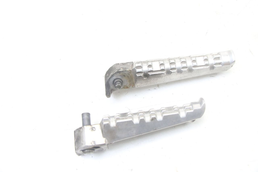 photo de PAIR REAR FOOTRESTS YAMAHA YP X-MAX XMAX 400 (2014 - 2017)