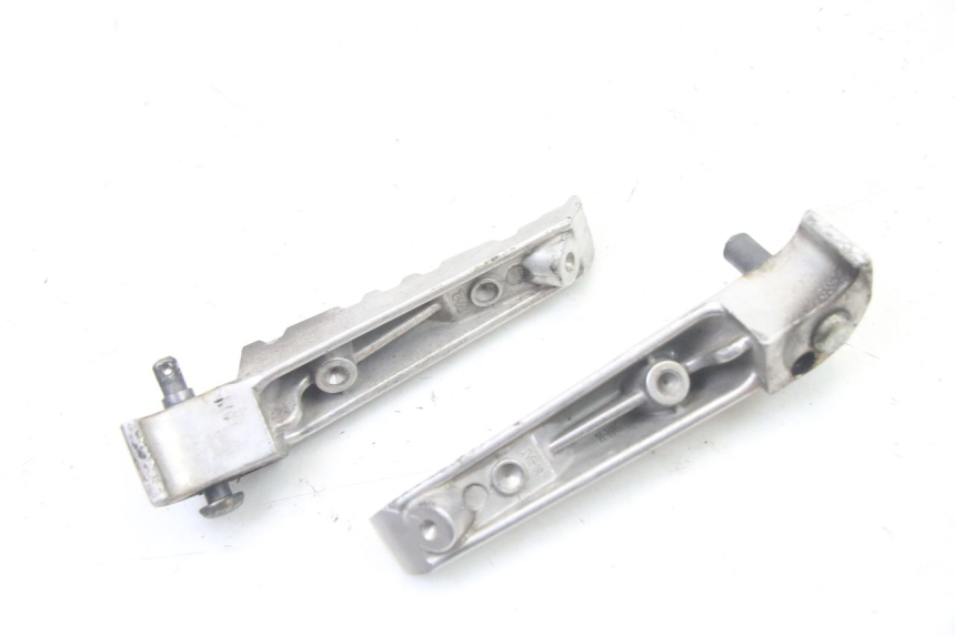 photo de PAIR REAR FOOTRESTS YAMAHA YP X-MAX XMAX 400 (2014 - 2017)