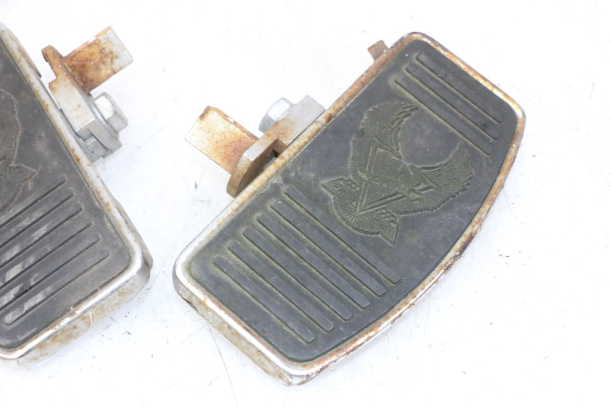 photo de PAIR FRONT FOOTREST HYOSUNG GV AQUILA 125 (2000 - 2004)