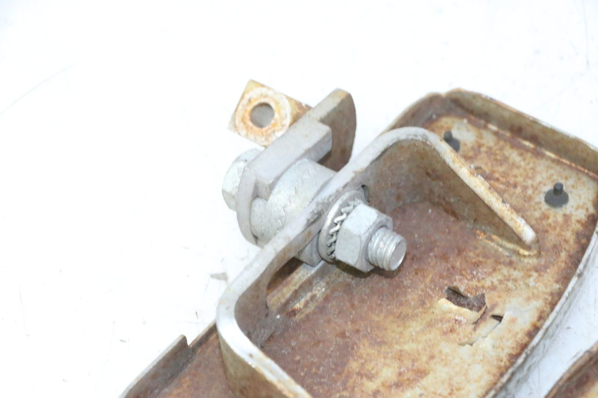 photo de PAIR FRONT FOOTREST HYOSUNG GV AQUILA 125 (2000 - 2004)