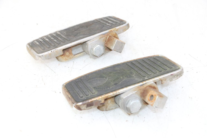 photo de PAIR FRONT FOOTREST HYOSUNG GV AQUILA 125 (2000 - 2004)