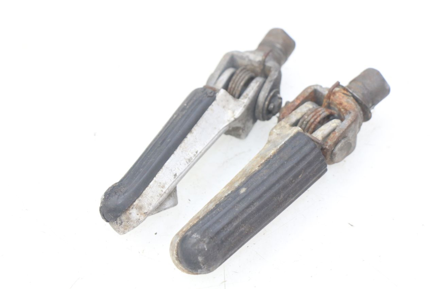 photo de PAIR OF FRONT FOOTRESTS HONDA CBR RR FIREBLADE 900 (1992 - 1994)