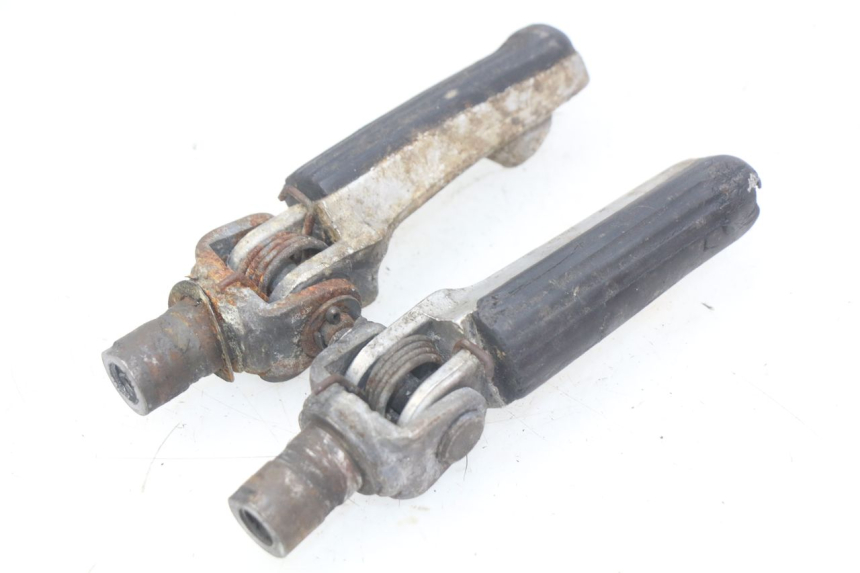 photo de PAIR OF FRONT FOOTRESTS HONDA CBR RR FIREBLADE 900 (1992 - 1994)