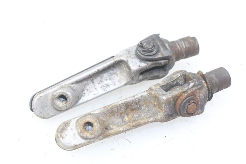 photo de PAIR OF FRONT FOOTRESTS HONDA CBR RR FIREBLADE 900 (1992 - 1994)