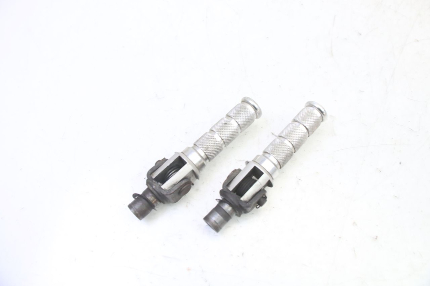 photo de PAIR OF FRONT FOOTRESTS HONDA CBR RR FIREBLADE 900 (1992 - 1994)