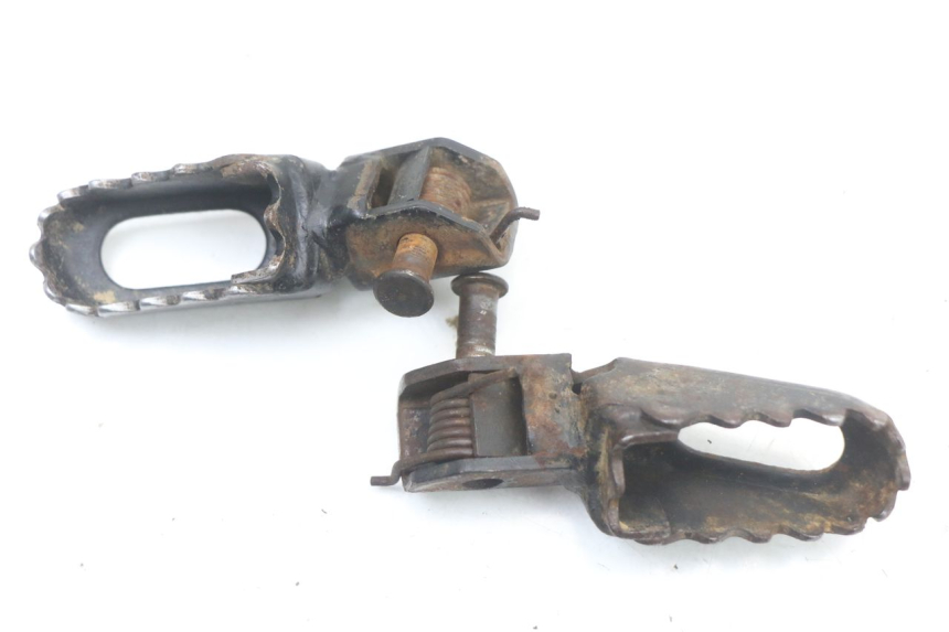 photo de PAIR FRONT FOOTREST YAMAHA DTLC 125 (1982 - 1987)
