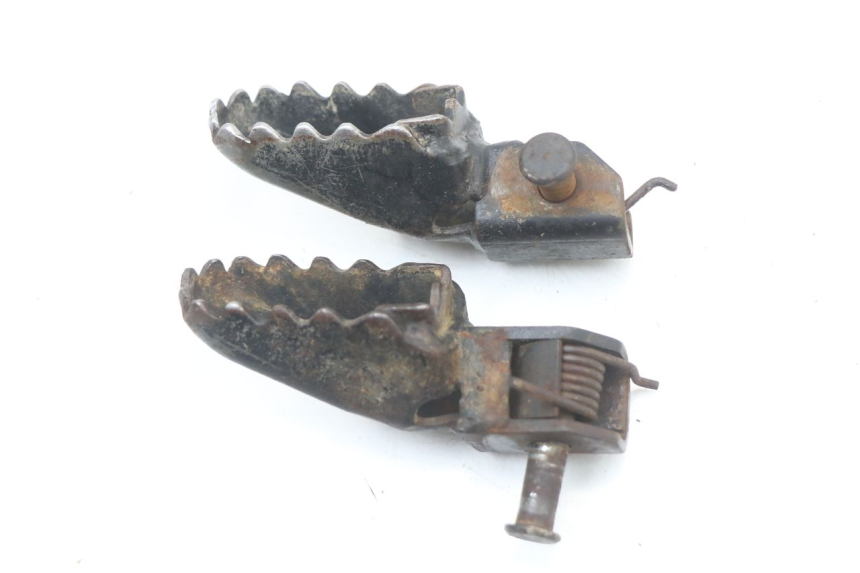 photo de PAIR FRONT FOOTREST YAMAHA DTLC 125 (1982 - 1987)